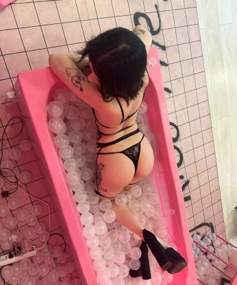 Анкета проститутки Мадина - город Черкех, 26 лет, №9333